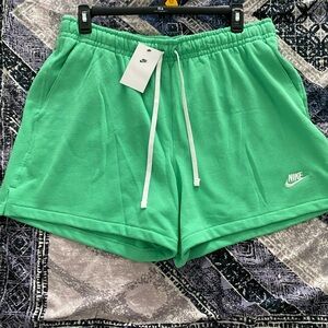 Nike Men's Green Standard Fit Above Knee Length Terry Cloth Shorts XXL